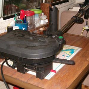 Like new Scotty Depth Power Electric gurdie that extends to 5 feet.