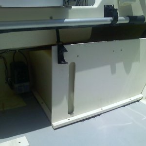 Viewing slot in tank cover