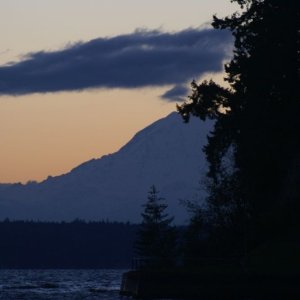 11-13-14 DSC06705 Rainier at dawn, leaving our marina on a cold (28 F) and breezy November morning. The new Wallas 1300 brought the cabin from 28 up to 60 degrees in about 45 minutes. Once the sun came up, the heater quickly made things too warm!