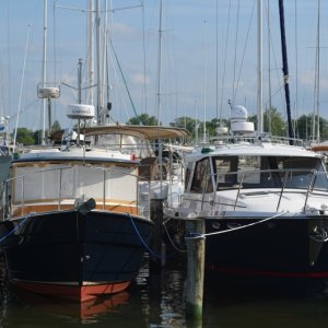 Media '28 Cutwater next to a 27ft Ranger Tug' in album '23 ft Venture next to 25 ft Ranger Tug'