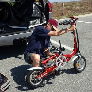 Has 3 speeds for pedaling.. goes 12mph using throttle