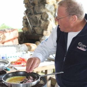 IMG 0086 cooking omlet