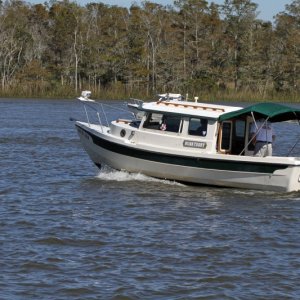 IMG 0116 Hunky Dory underway