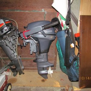 Media 'Yamaha 8 HP kicker' in album 'Florida Beach 2002'