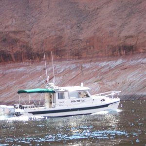 Media 'Discovery in the Escalante River Arm' in album 'Lake Canyon Draperies'