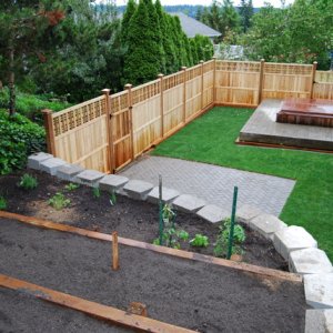 Media 'YardViewFromGarden' in album 'GardenFromDeck'