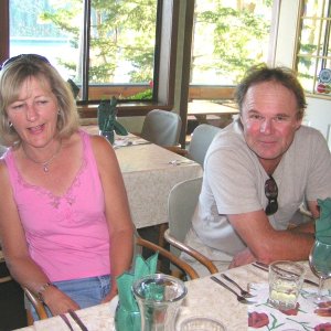 (Pat Anderson) Chris and Bill Carli (Soulmate) at Floathouse Restaurant Gorge Harbour 9-10-05