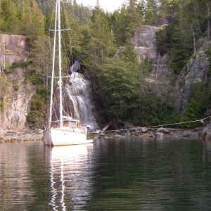Sail boat had the entrance blocked to Cassil Falls.