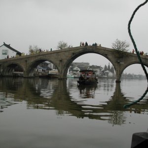 (rogerbum) Releasing of the Fish Bridge in Zhujiajiao.