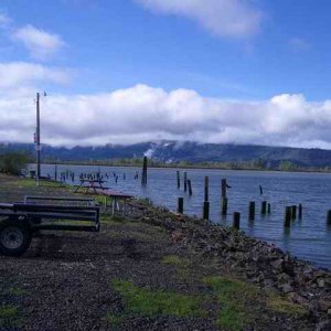20060413 - 13 Cathlamet C-Dory Gathering - There\'s Snow in the them there hills
