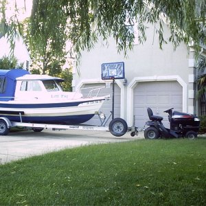 Media 'Putting Litl Tug away.  Advantages of a 16' crusier' in album 'Mr. Grey'