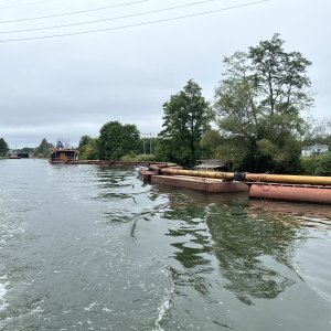 Dredging just outside Lock 29\'s lower gate