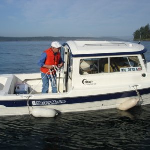 Fred (ANITA MARIE) and
Joe (R-MATEY) on the
Venture 23.