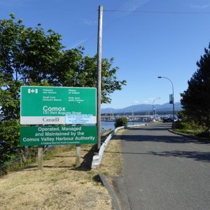 Comox marina entrance
