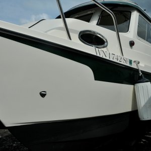 Tomcat 255 Port Bow