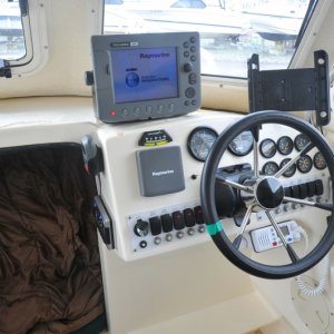 Media 'Tomcat 255 Helm' in album 'Tomcat 255 Starboard'