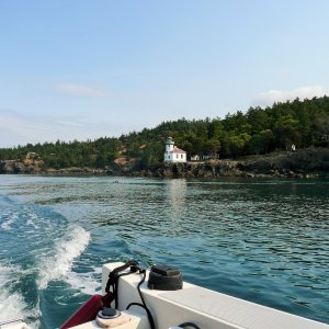 Sunday Morning, cruising South along the W. side of San Juan Island, going with the current at an easy 10 mph and 2000 rpm.