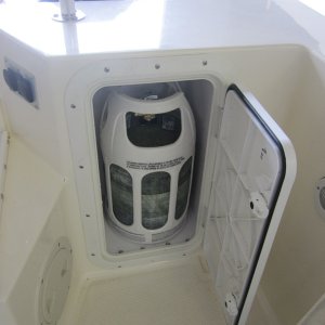 10lb lightweight tank in transom compartment