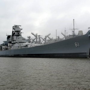 Media 'USS IOWA' in album 'Mothball fleet'