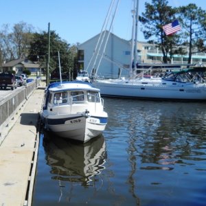 Media 'Sea Baby at Oriental seawall 9.16.11' in album 'Sea Baby cruisnig Browns Creek, Whortonsville, NC 9.16.11'