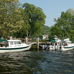 Casting off, East Haddam