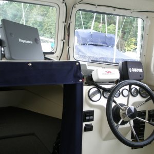 Helm Station & V-Berth