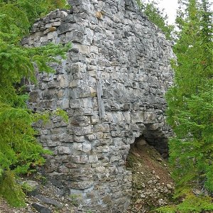 Lime kiln ruins