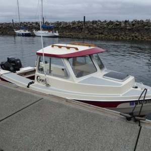 Topping off fuel at Edmonds fuel dock, wasted about 5.5 gallons going nowhere in 2-3 footers.