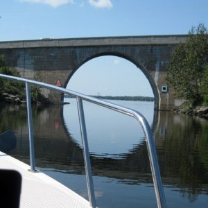 Oval bridge
