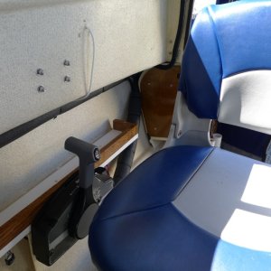 5
Starboard side shelf