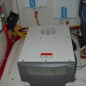 Media 'Xantrex MS2000 Inverter/Charger' in album 'Xantrex MS2000 Inverter/Charger'