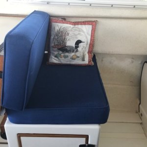 Table with both seats facing fwd