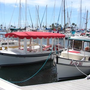Parked next to a Duffy electric boat at Waikiki Yacht Club
10/11/08
