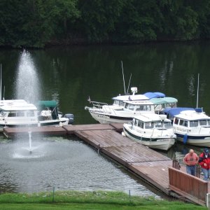 Our fancy lunch stop. I think the fountain was to keep the Canadian Geese off the dock. It didn't work.