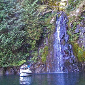 Little falls - little cove - little boat - deep fjord