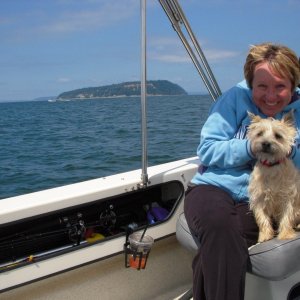 Connie and Ozzy, Crabbing off Hat Island