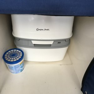 Media 'PortaPottyBirthFloor2' in album 'AftCabinBulkheadunderDoorInsideCabin'