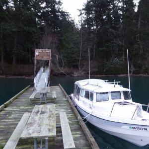 Quick stop at Matia for a photo op.  Normally this dock is removed in October, maybe they aren't doing that anymore?