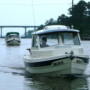 Sea Esta and Munchkin coming in to Coinjock NC
