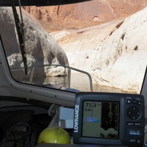 The chart plotter was quite accurate (until losing GPS in the slot canyons) and the sonar showed usually flat canyon bottoms.