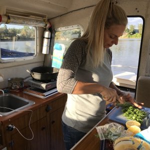 Jess fixin dinner