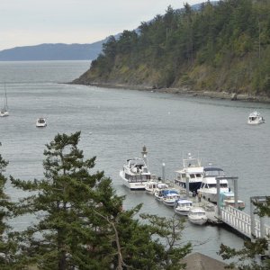 Winds picking up by around noon. 20-25 kts most of the day, several boats tried to leave earlier and came back to wait it out anothe day. We were glad for the Big Bad Bayliner at the end of the dock.