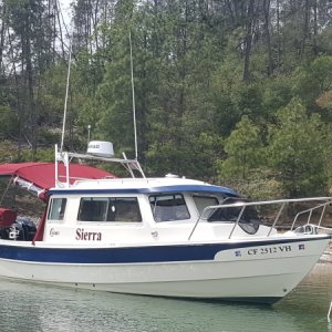 Anchored in Jone\'s valley, lake Shasta 2019.