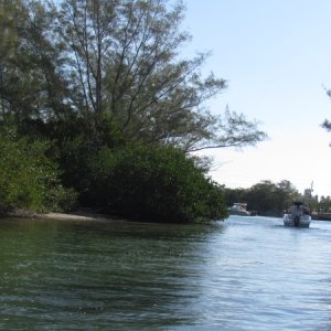 Waiting for our turn to pull the boat and head back across Alligator Alley to Key Largo