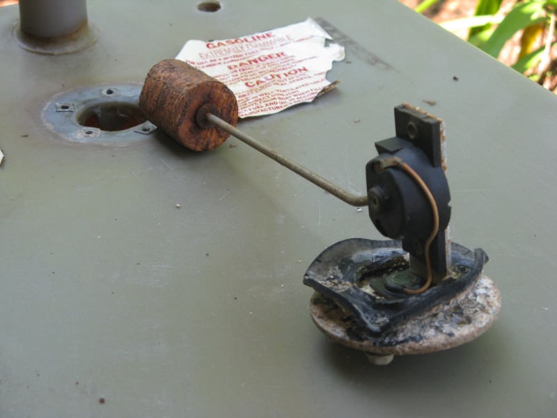 0695 Both fuel gauge gaskets dried out and withered when I removed them