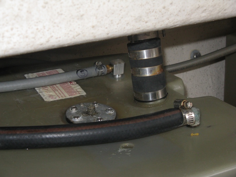 0711 Starboard tank cleaned up with new pick up tube, fuel tank gasket and filler cap through motor well