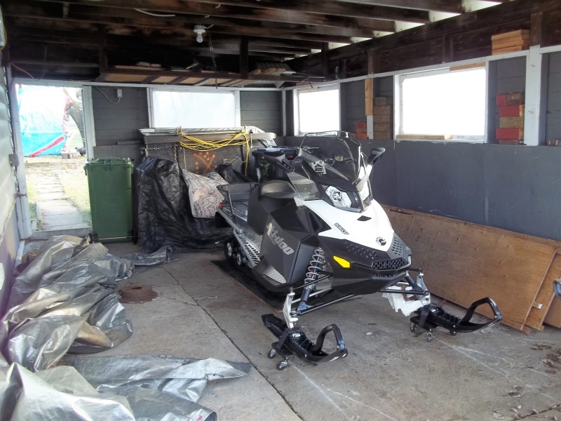 11/29/2016  2016 Ski-Doo Expedition Sport 550f... waiting for the dealer to come to my place and put on my custom registration numbers and my Trail Pass...and  SNOW
