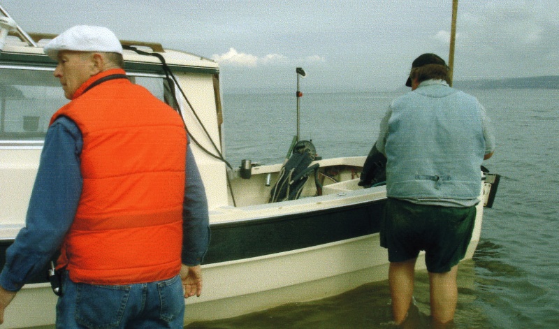 17 Sept 2005: After clam digging, Joe (R-Matey) and Roger (Sensei).