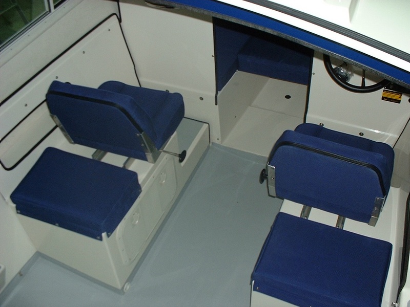 19 Angler Interior 1