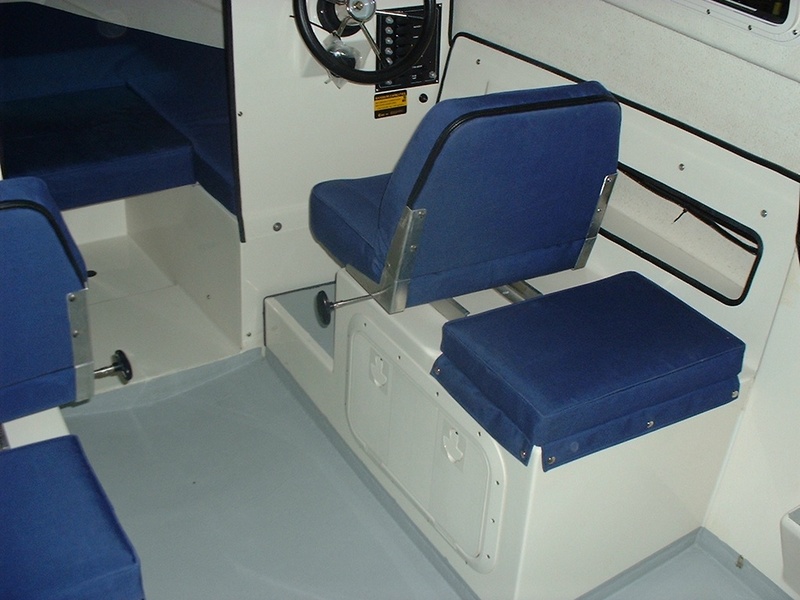19 Angler Interior 2